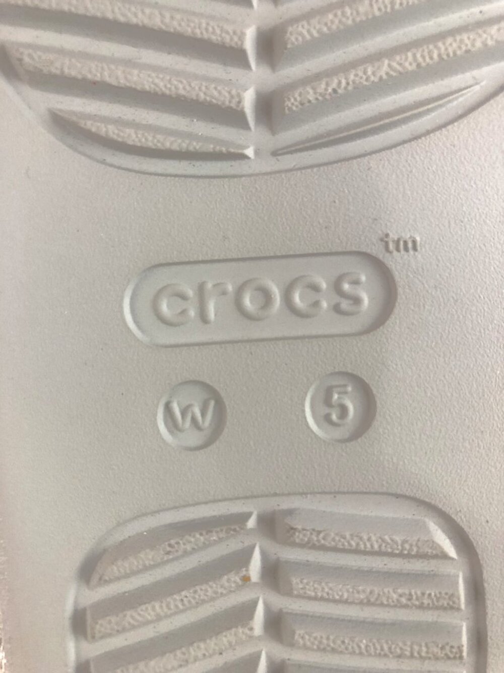 Crocs Getaway Silver Metallic Strappy Sandals Women's Size 5 NWT - Picture 8 of 10